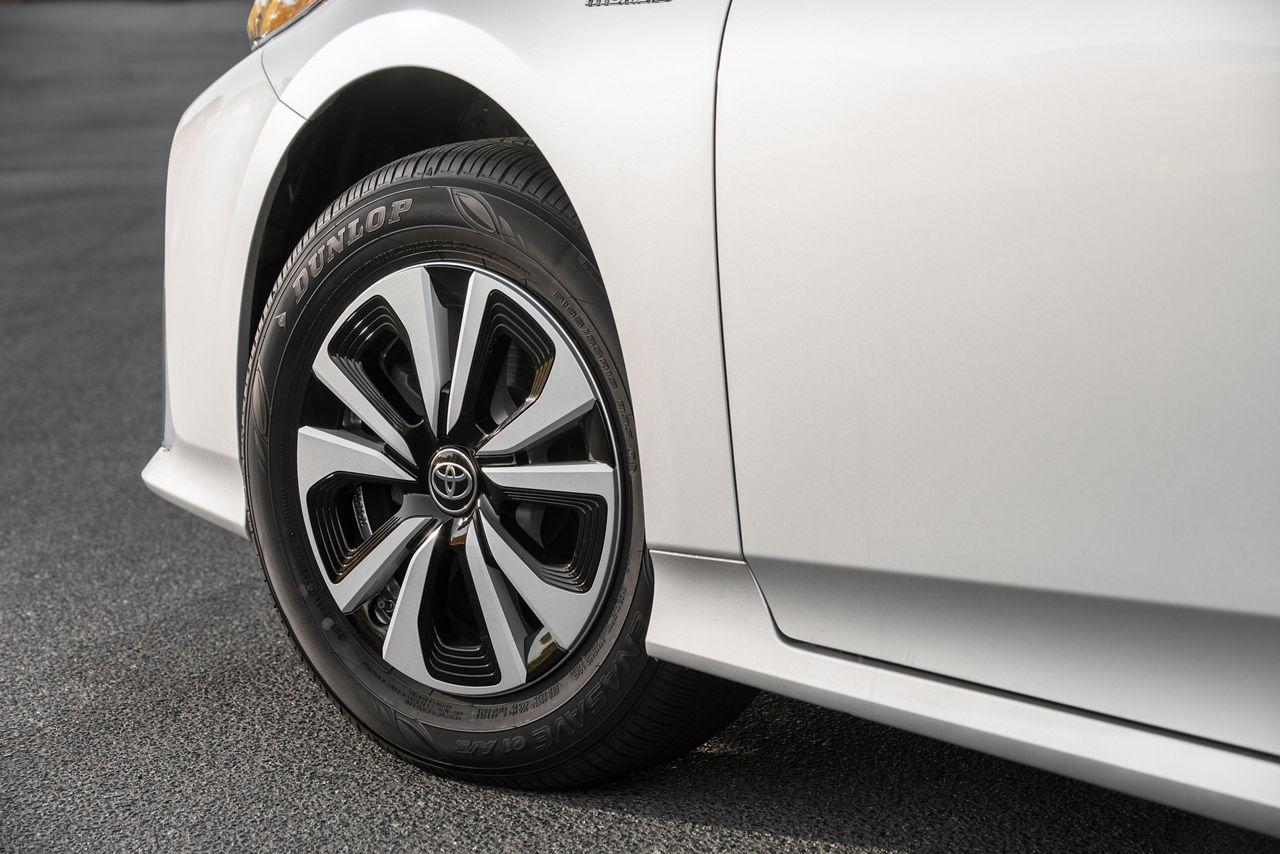 2017 Toyota Prius Prime Premium 019