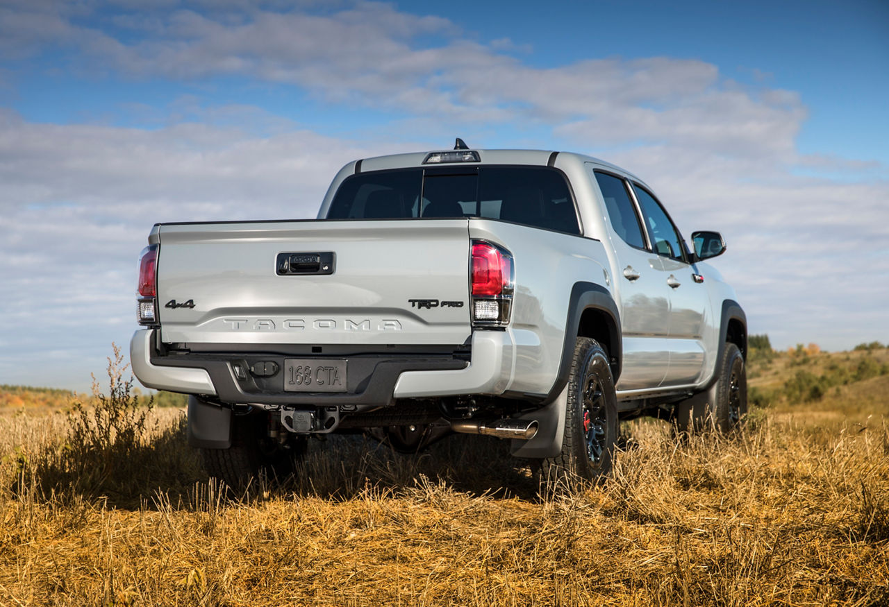 2017_Toyota_Tacoma_TRD_Pro-2