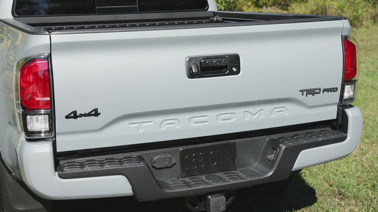 2017_Toyota_Tacoma_TRD_Pro_FULL_HD