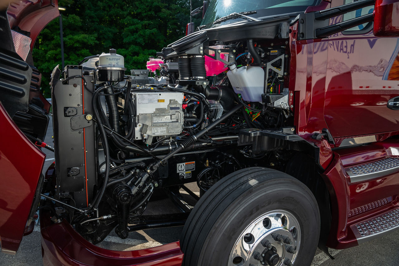 Second Version of Fuel Cell Heavy Truck 02