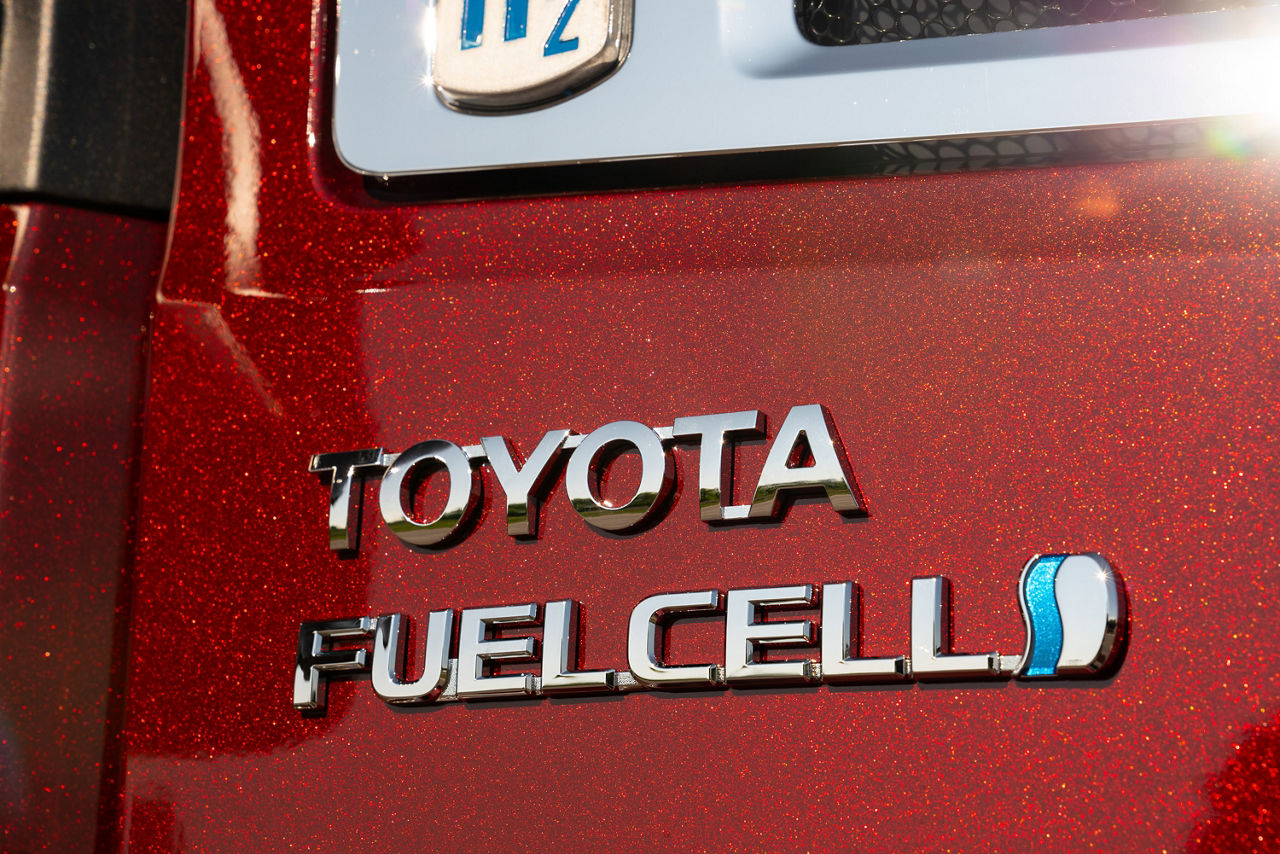 Second Version of Fuel Cell Heavy Truck 06