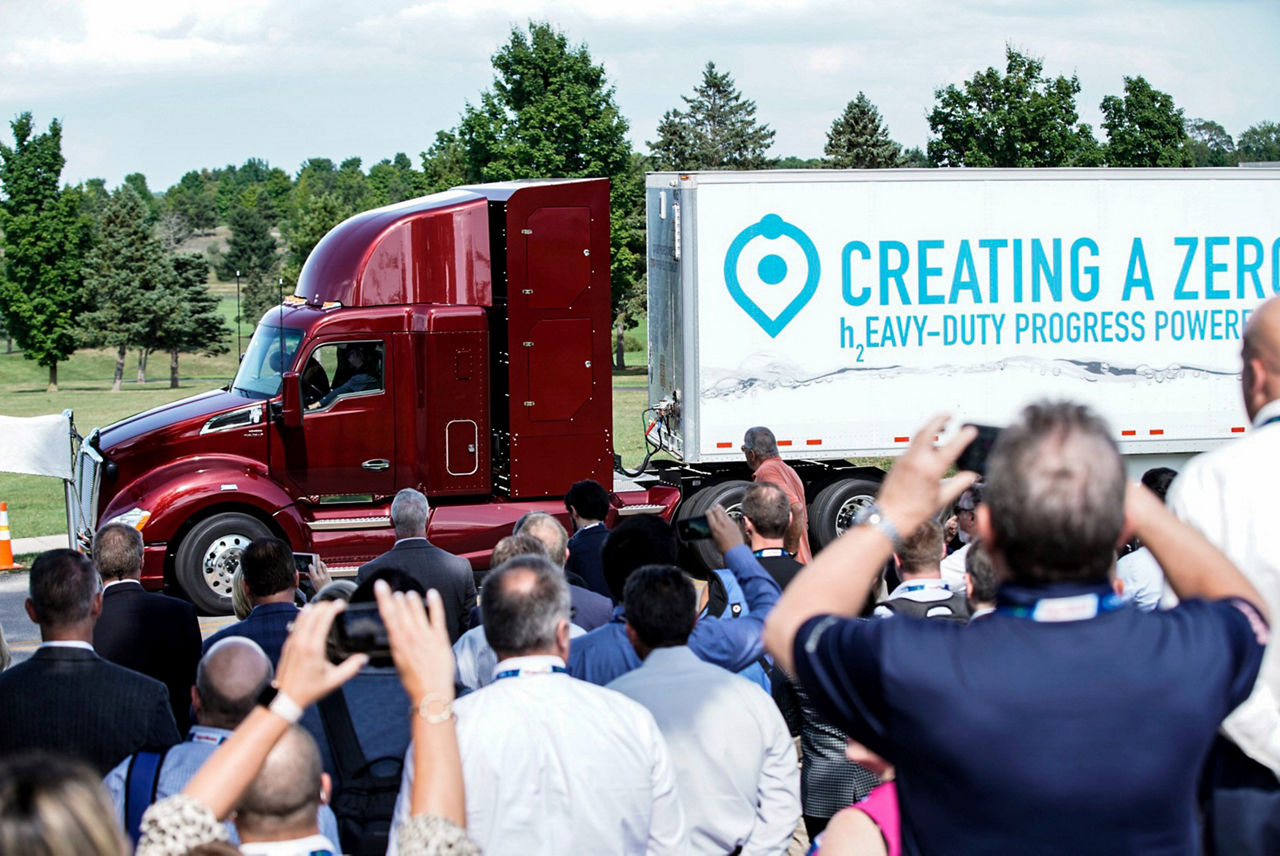 Second Version of Fuel Cell Heavy-duty Truck Reveal