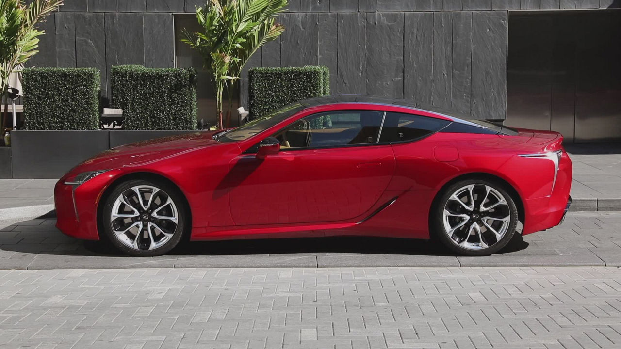 2018 Lexus LC 500 (Canadian specs)