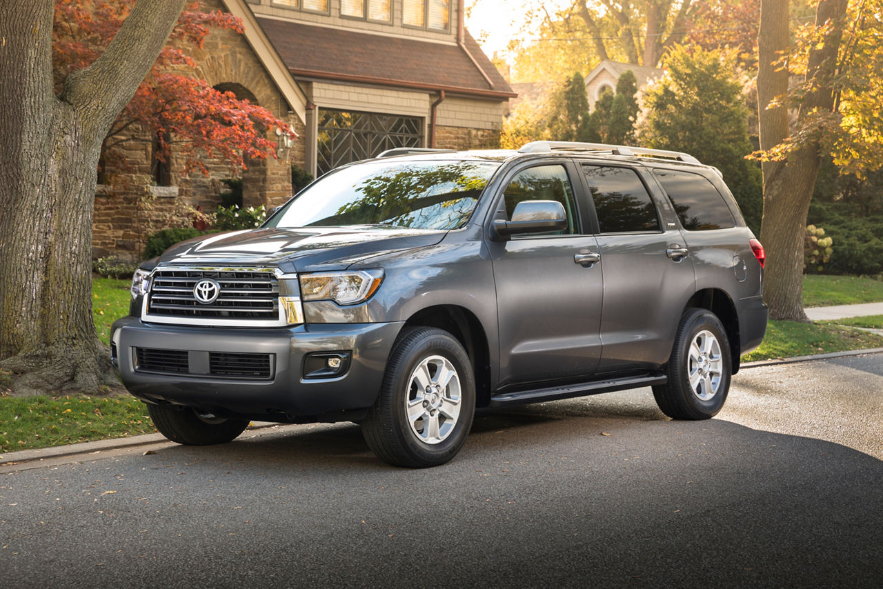 2018_Toyota_Sequoia-2