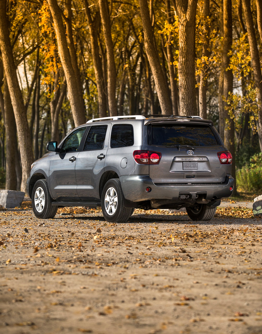 2018_Toyota_Sequoia-8