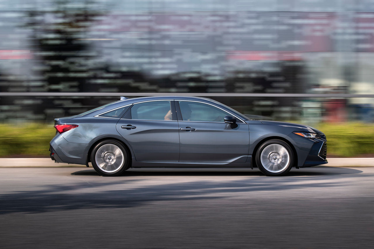 2019 Toyota Avalon Limited 05