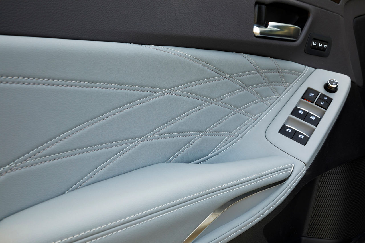 2019 Toyota Avalon Limited 03
