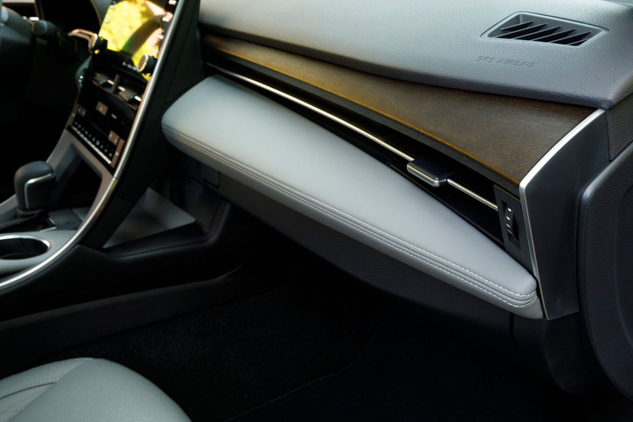 2019 Toyota Avalon Limited 05