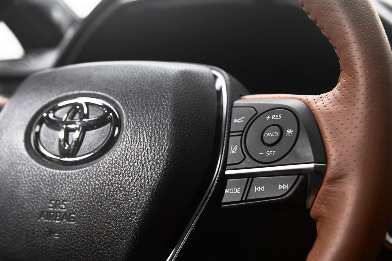 2019 Toyota Avalon Limited interior 01