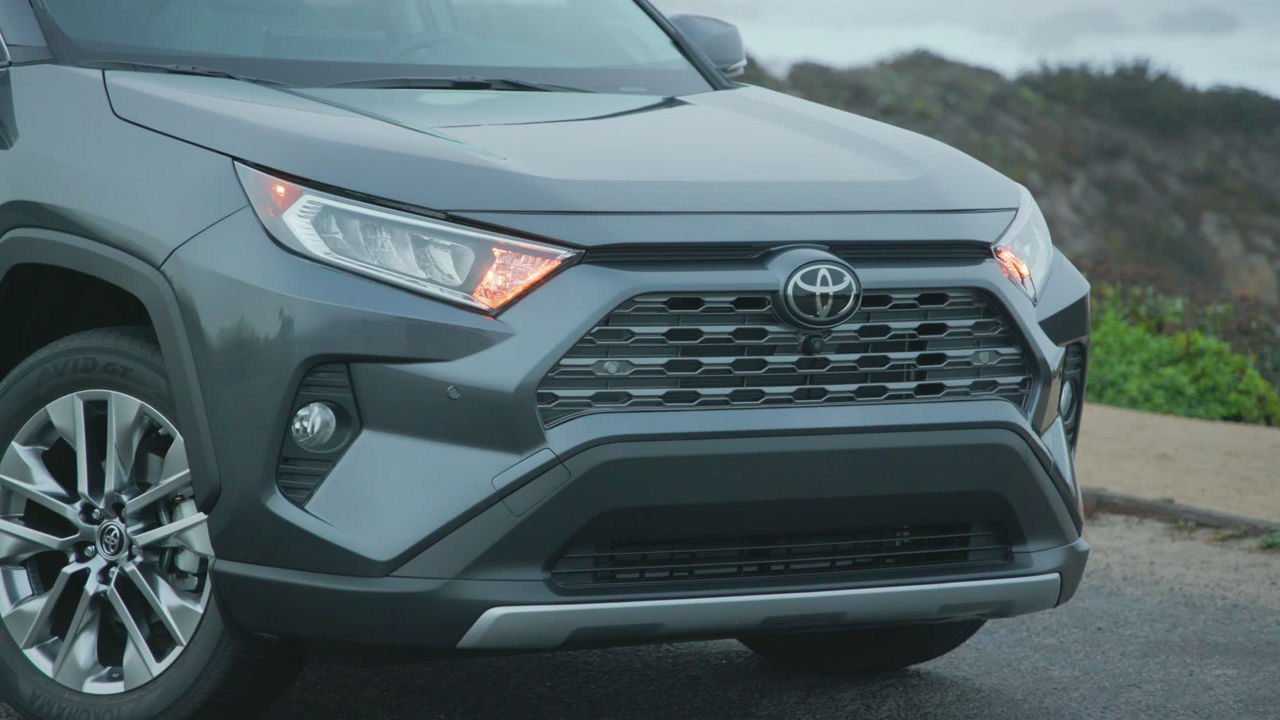 2019 Toyota RAV4 Limited FWD Magnetic Grey Metallic B-roll