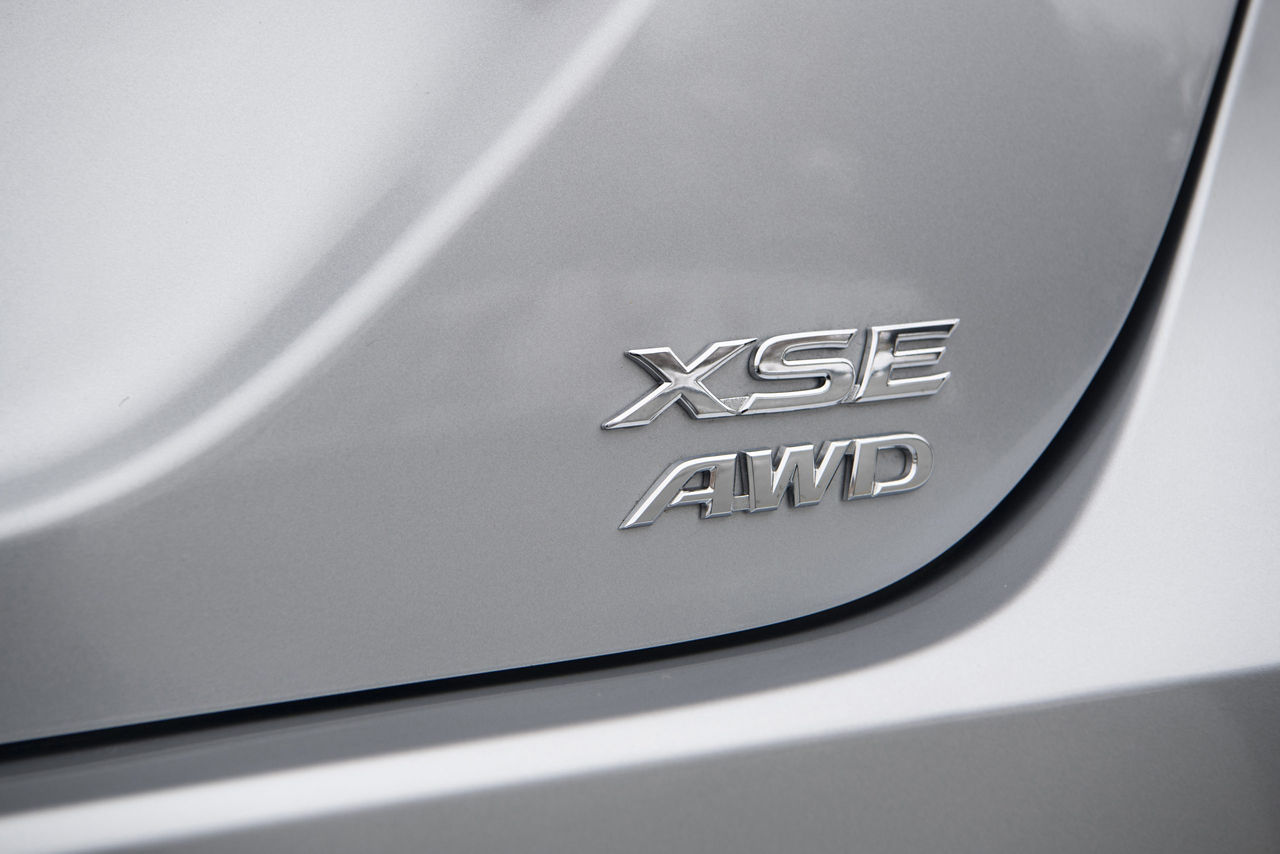 2020_Camry_XSE_AWD_Celestite-Silver_Midnight-Black-Metallic-Roof_034-scaled