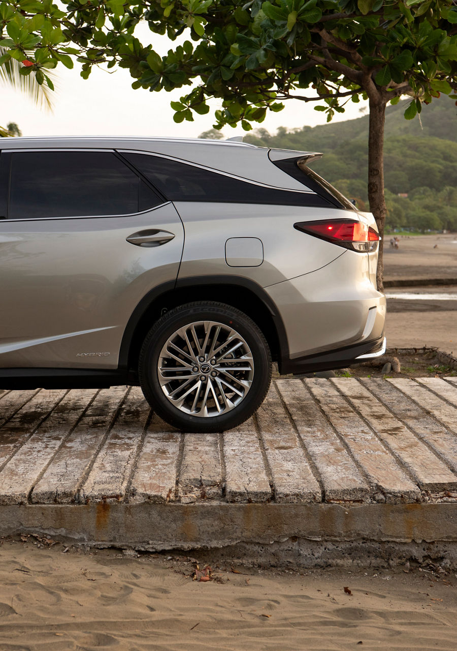 2020 Lexus RX450 H 3row Atomic Silver Noble Brown MC 03