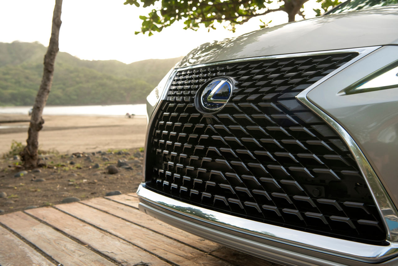 2020 Lexus RX450 H 3row Atomic Silver Noble Brown MC 16