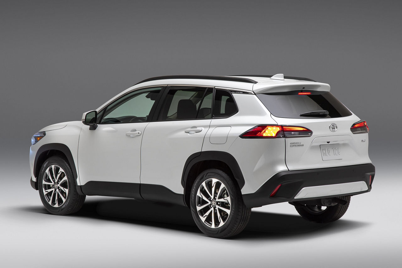 2022-Toyota-Corolla-Cross-White-Colour.jpg