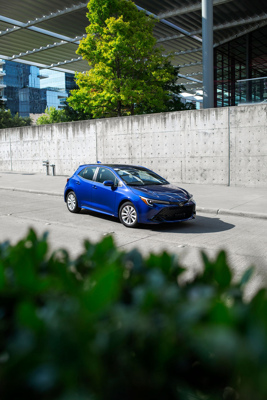 2023 Corolla Hatchback SE Blue Crush Metallic 004