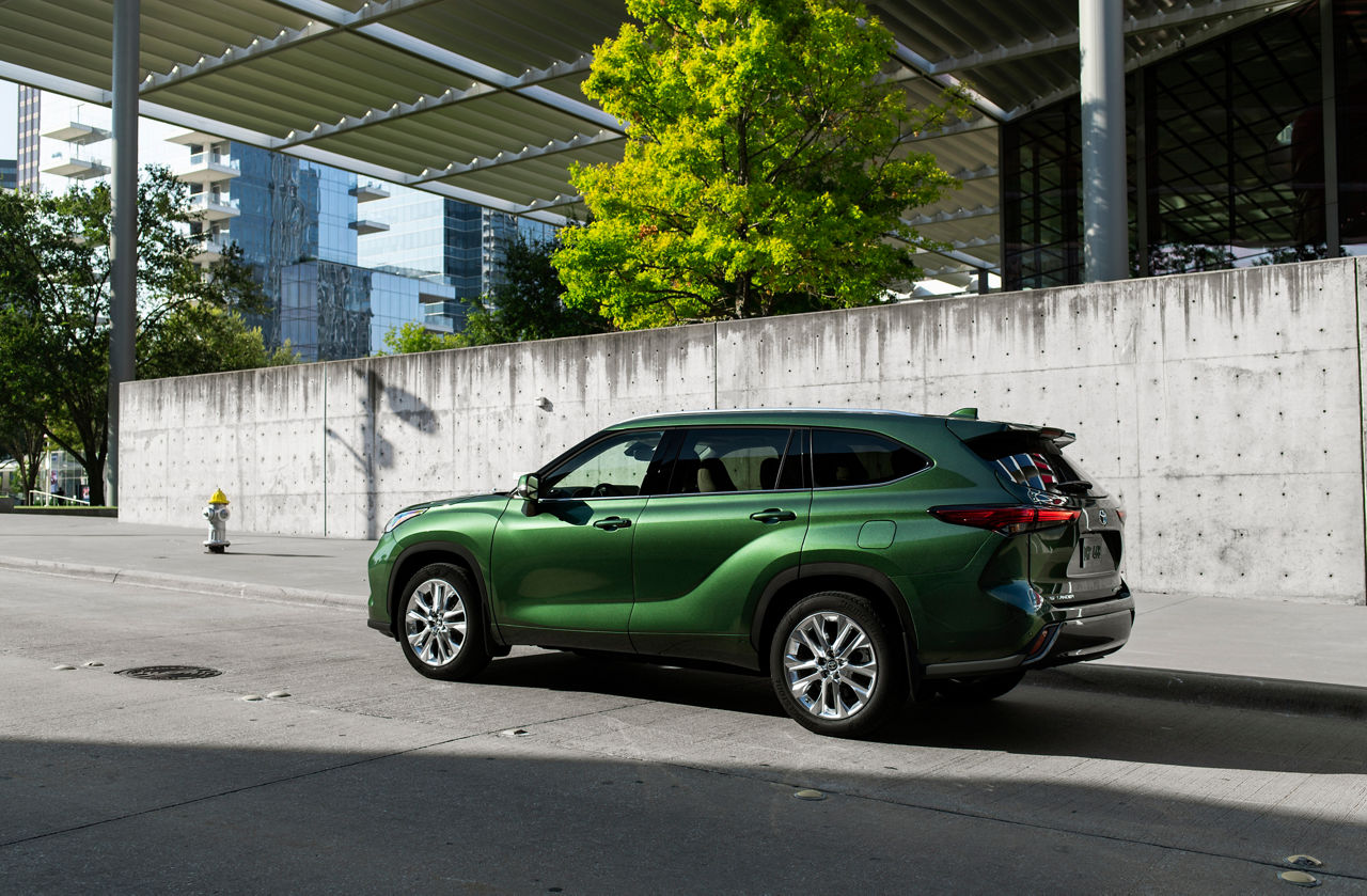 2023_Highlander_Turbo_Limited_CypressGreen_003