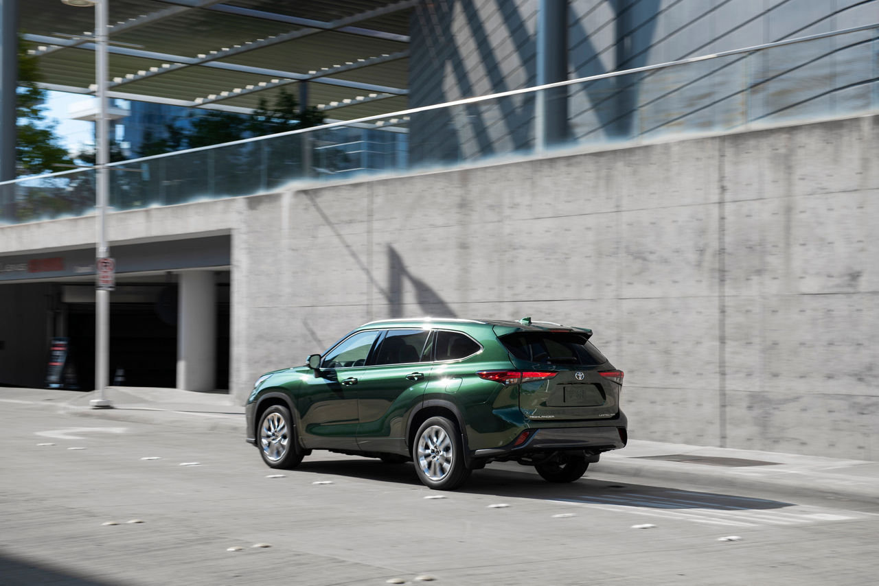 2023_Highlander_Turbo_Limited_CypressGreen_009