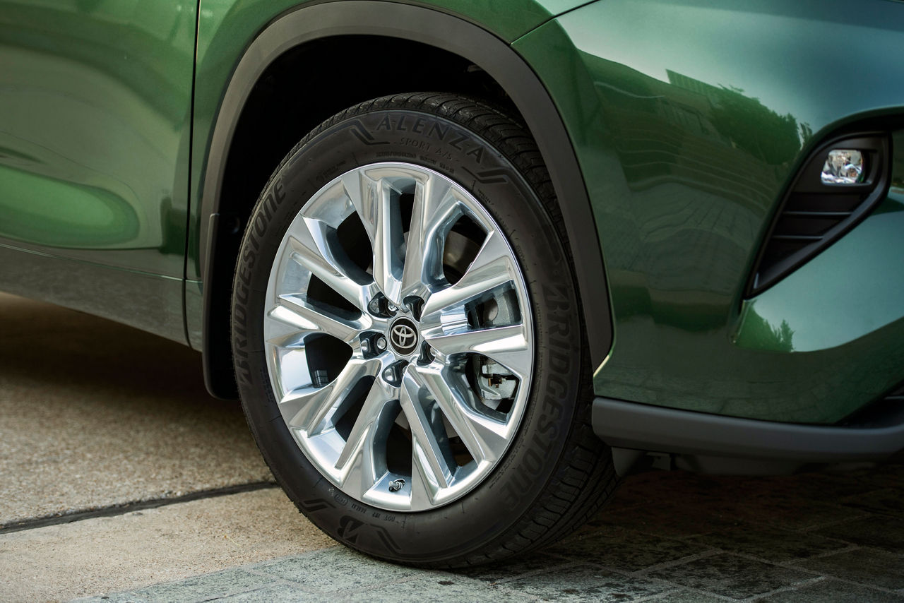 2023_Highlander_Turbo_Limited_CypressGreen_033