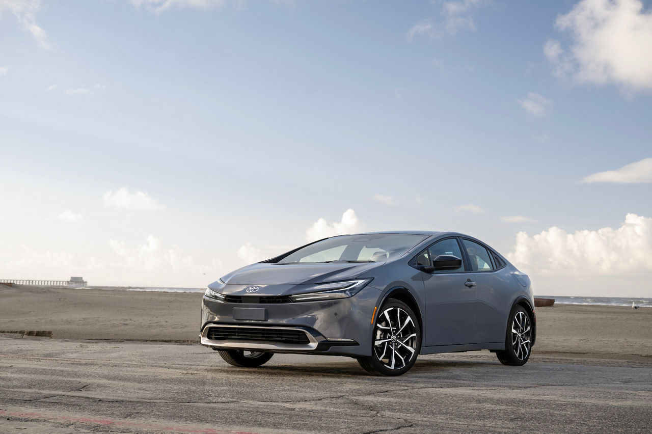 2023 Prius Prime XSE Premium Guardian Gray 003