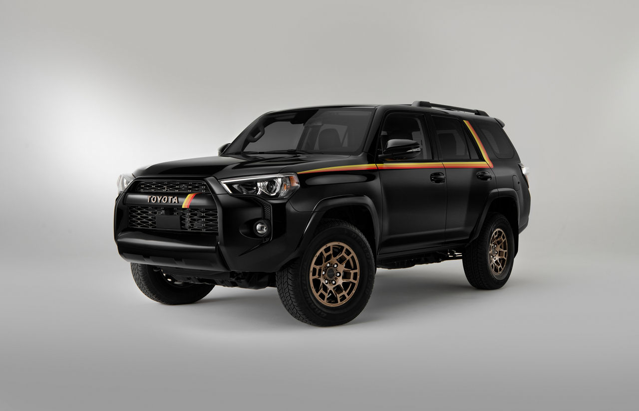 2023 Toyota 4Runner 40th Anniversary Black 001