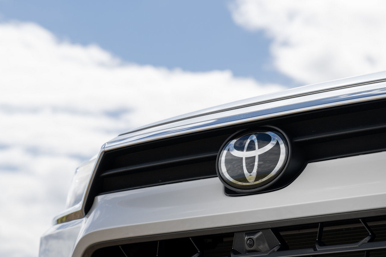 2024 Toyota GrandHighlander Limited WindChillPearl Logo