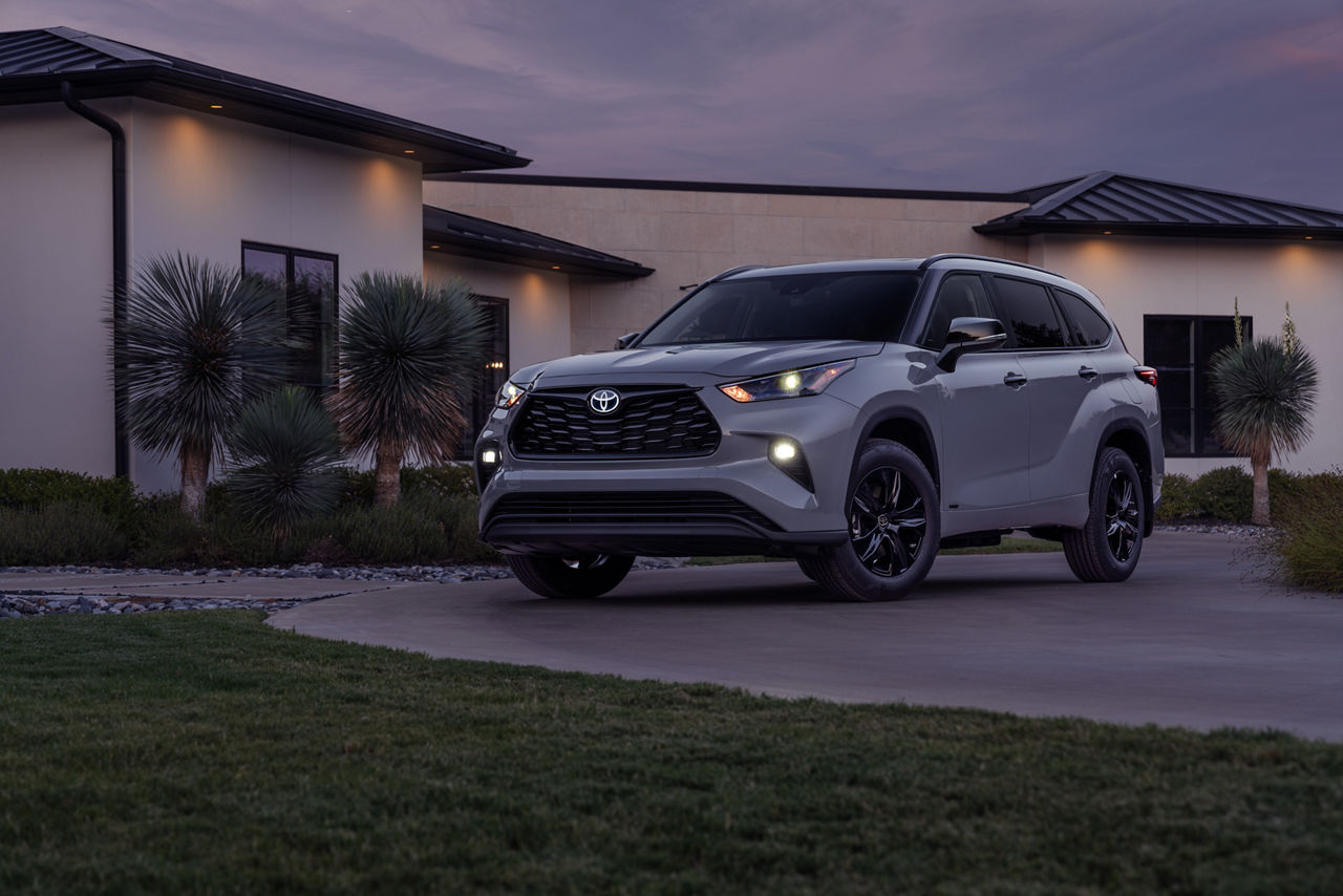 Toyota deals electric highlander