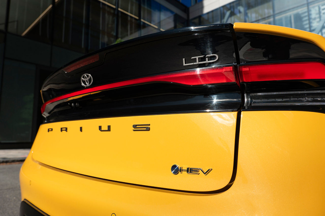 2024 Toyota Prius Limited 12