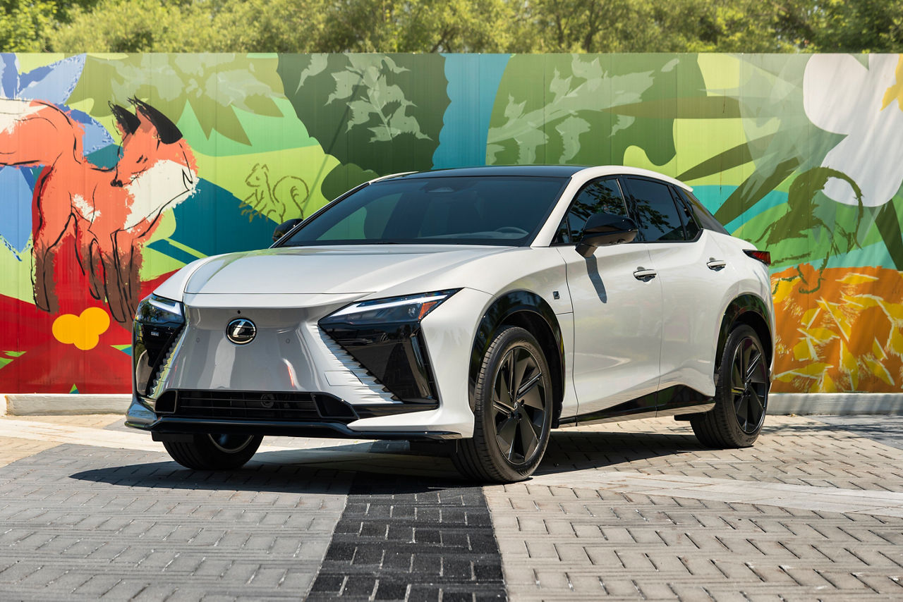 2026 Lexus RZ550e 1