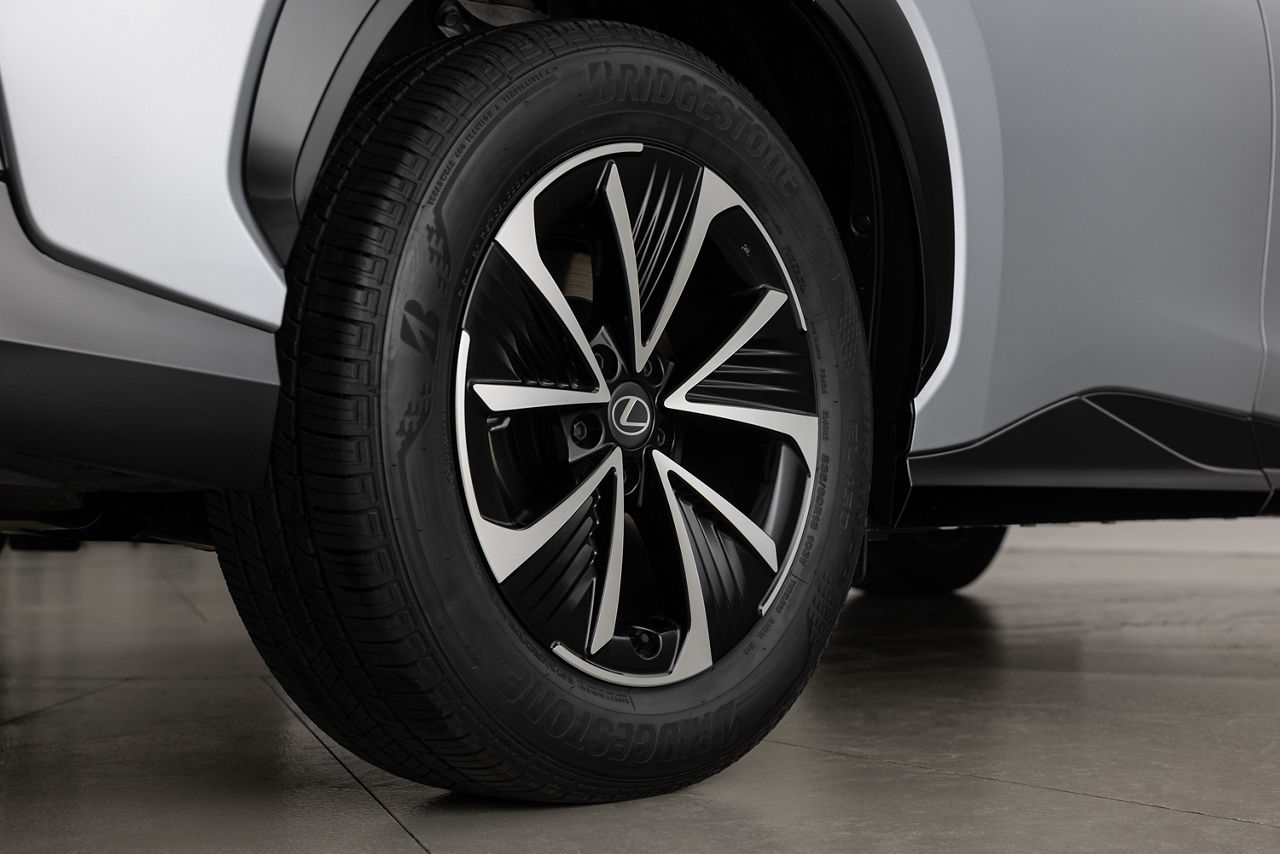 2026 Lexus RZ 350e 01