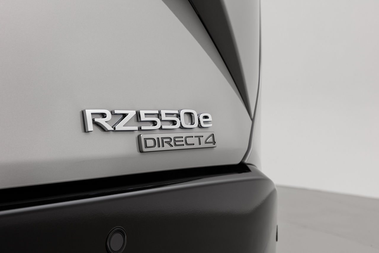 2026 Lexus RZ 550e 05