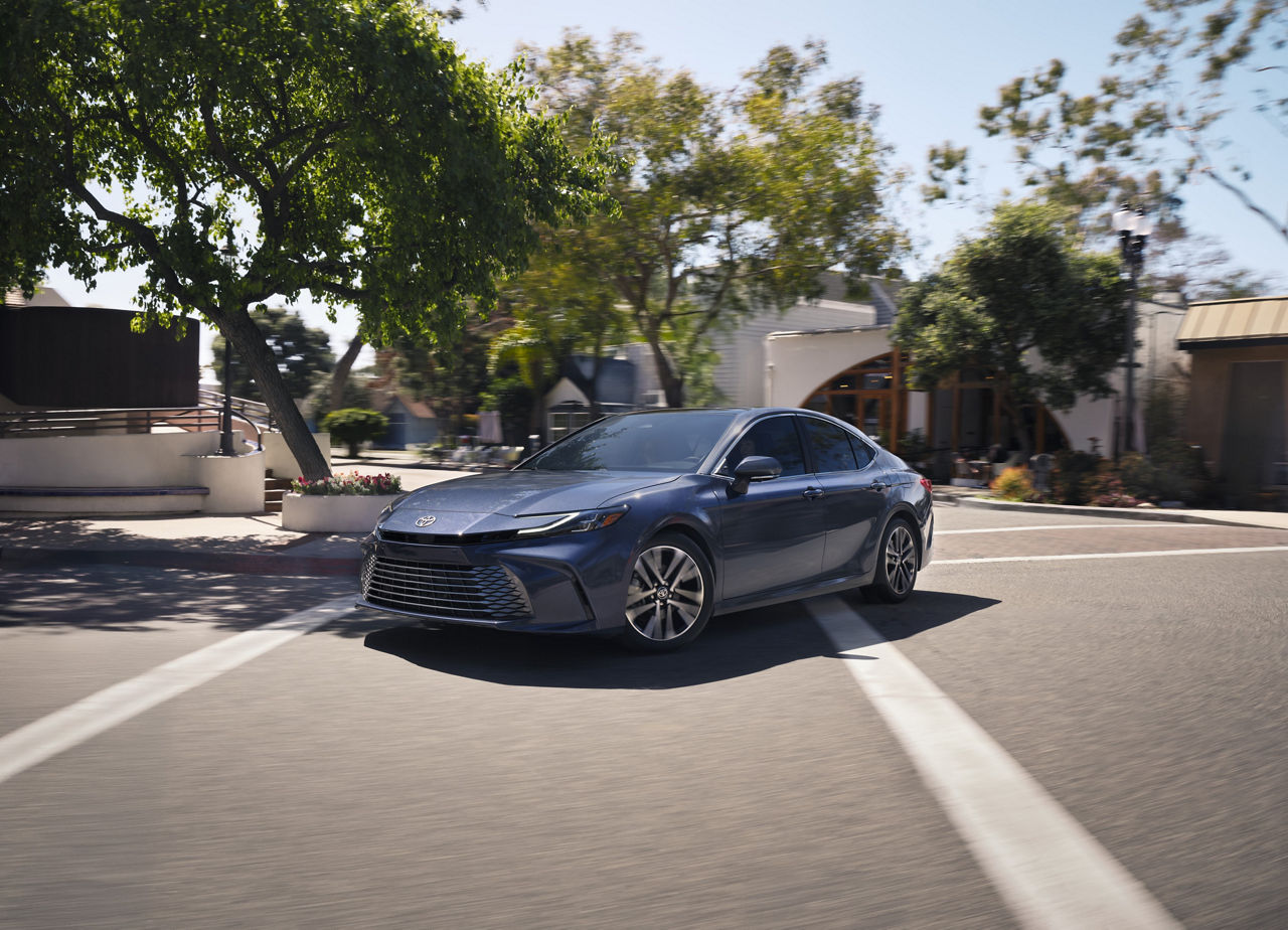 2026_Toyota Camry_Dark Cosmos_009