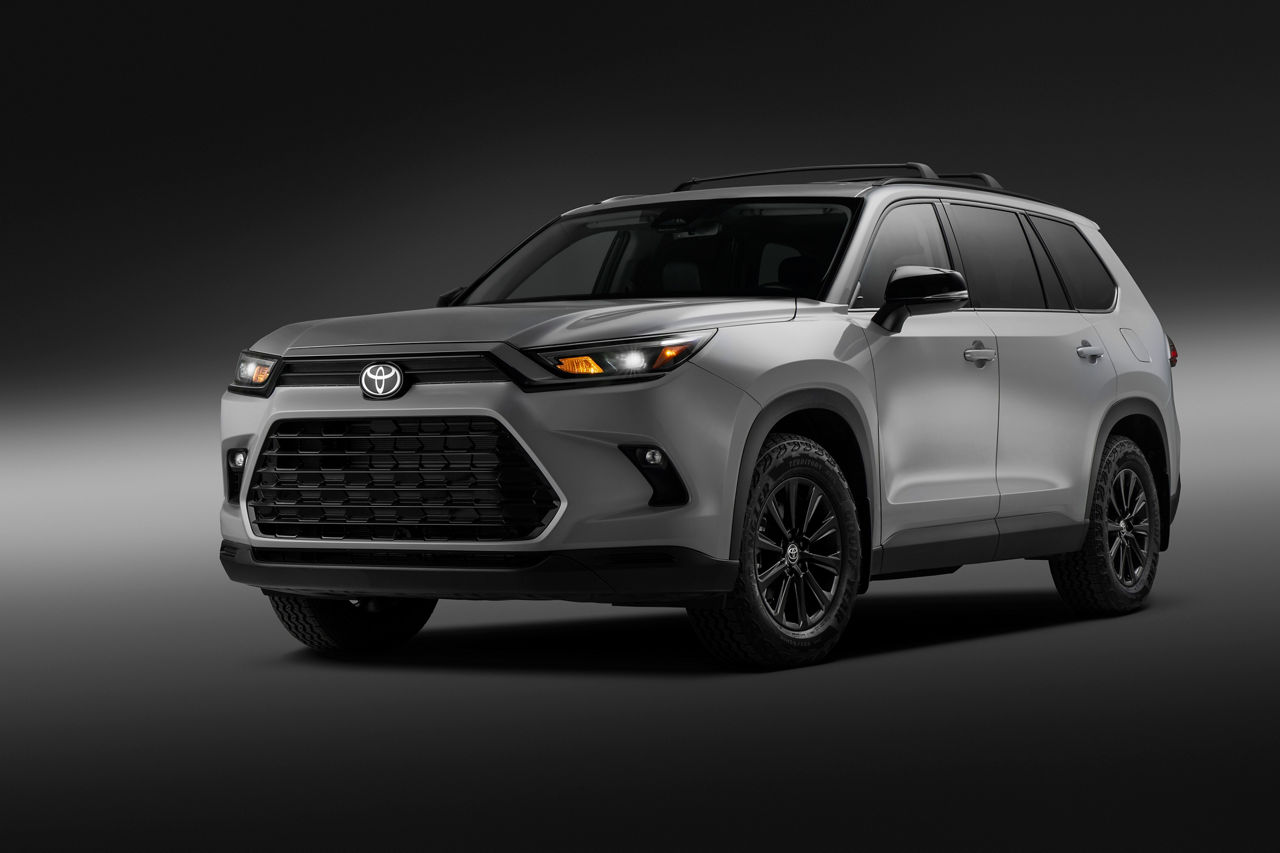 2027 Toyota Grand Highlander Woodland 002 NR