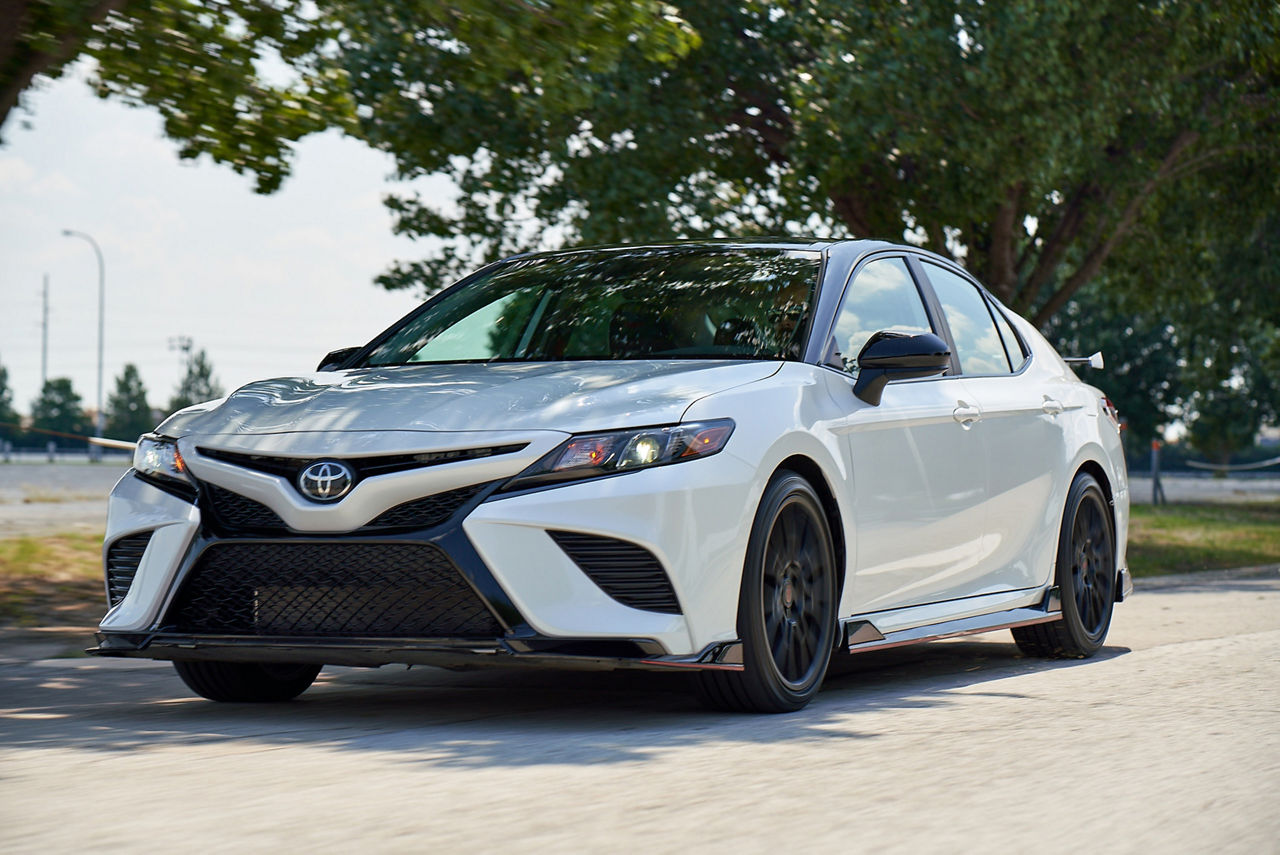 2020 Toyota Camry TRD Windchill Pearl Midnight Roof 001