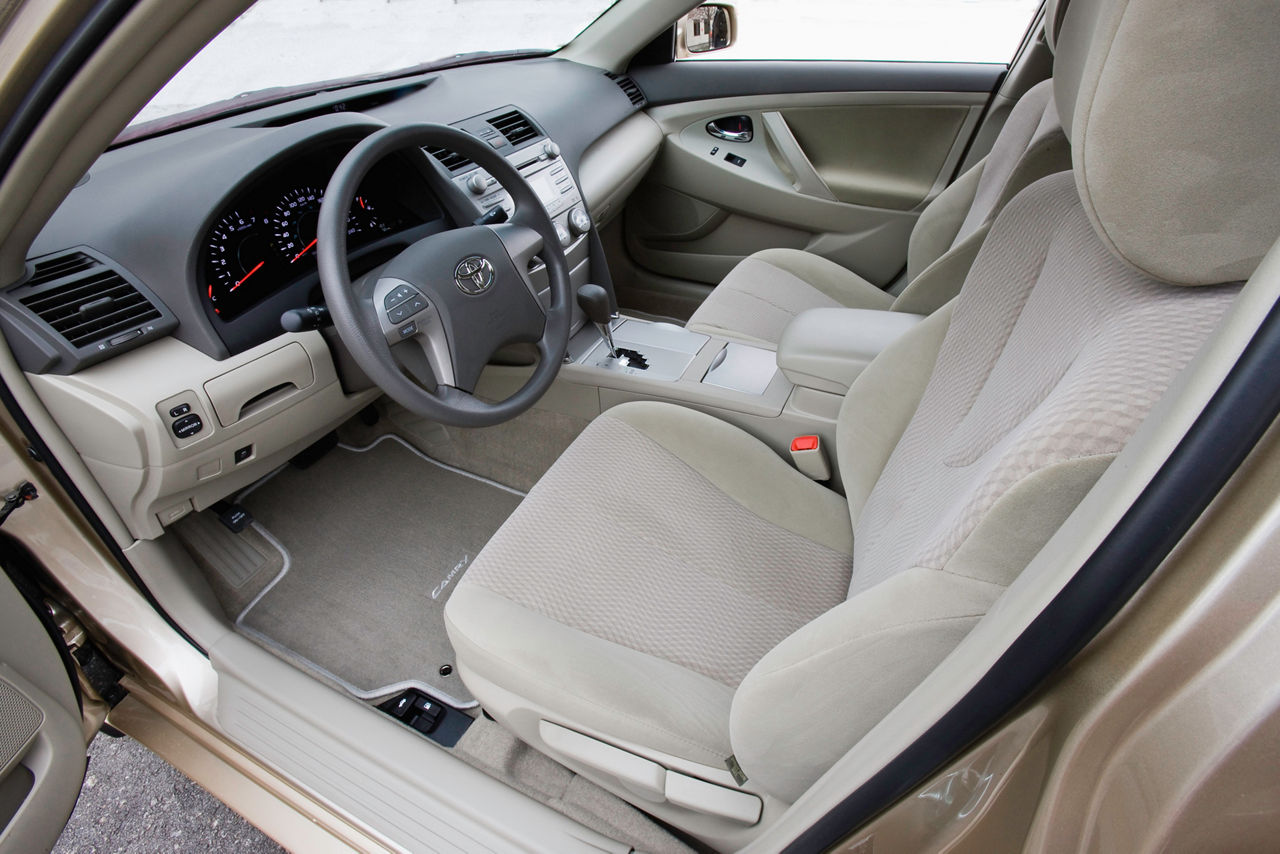 10CamryLEp 8541c