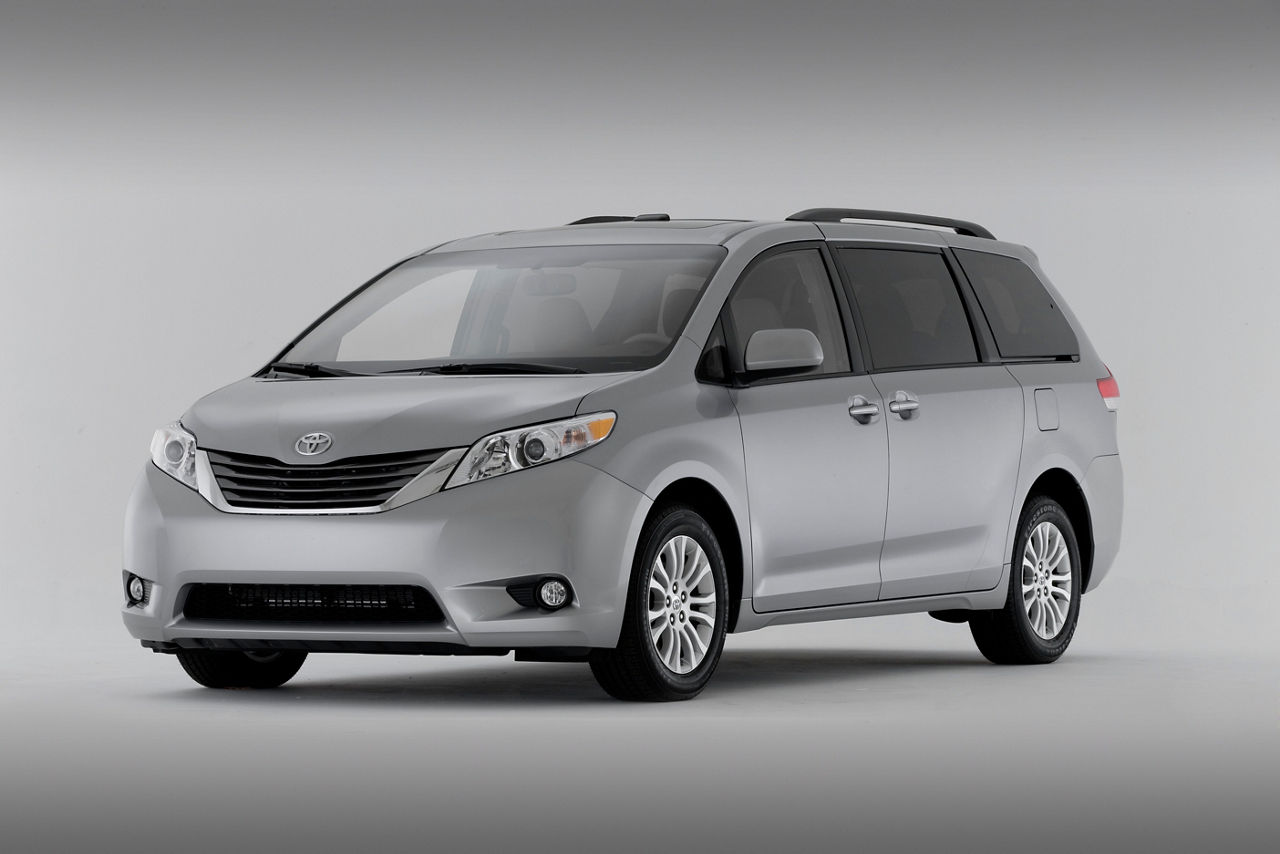 2011 toyota sienna store configurations