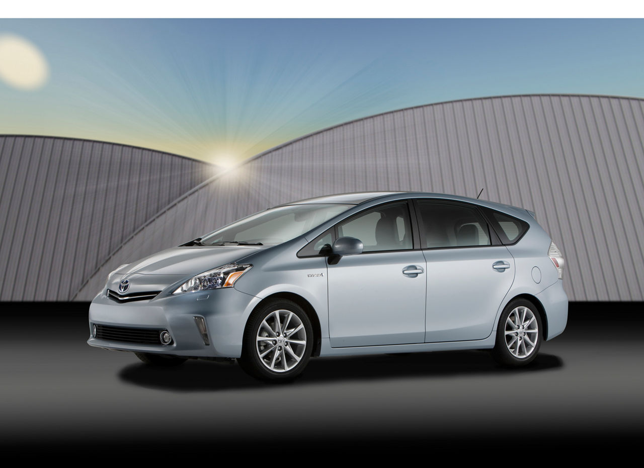 2012 Toyota Prius V 03