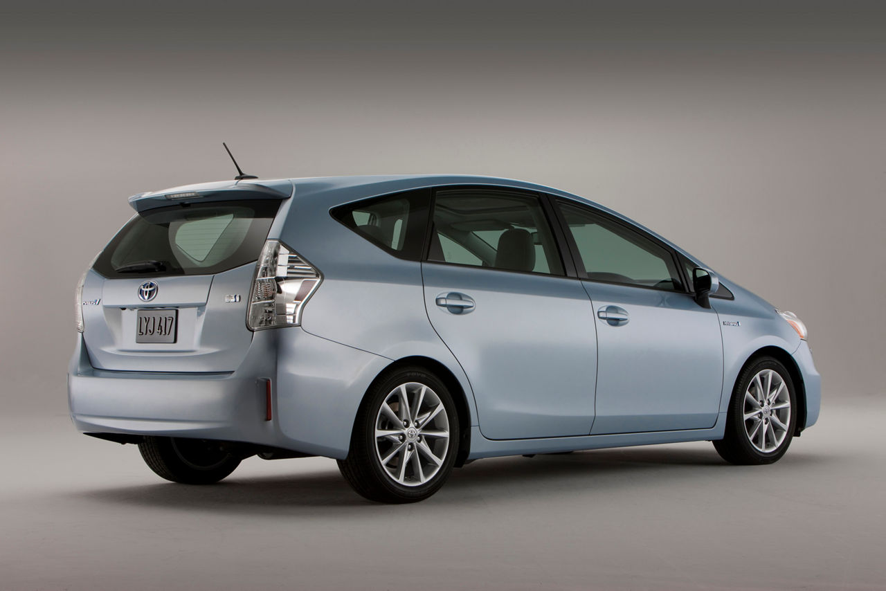 2012 Toyota Prius V 12