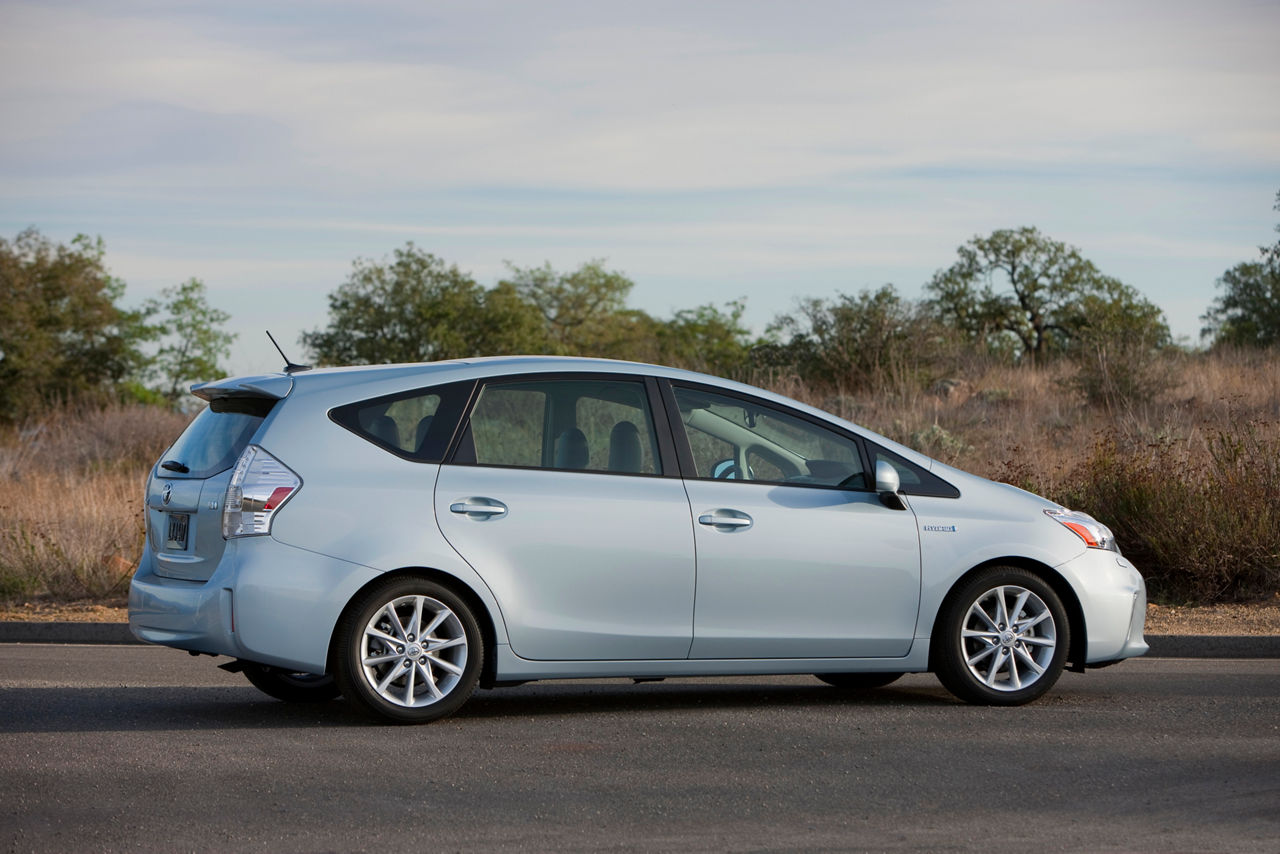 2012 Toyota Prius V 19