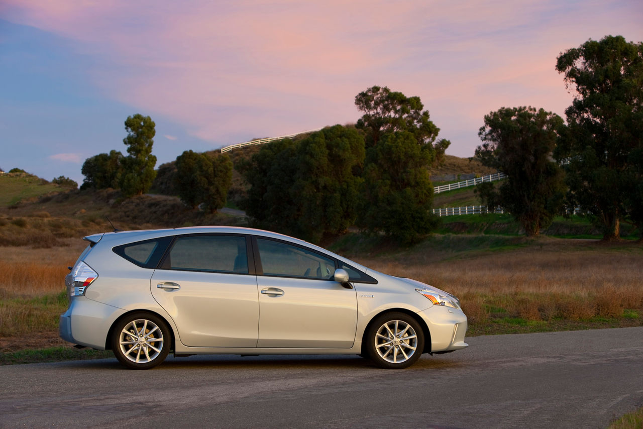 2012 Toyota Prius V 21