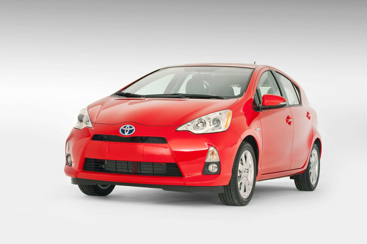 2012 toyota prius c 03