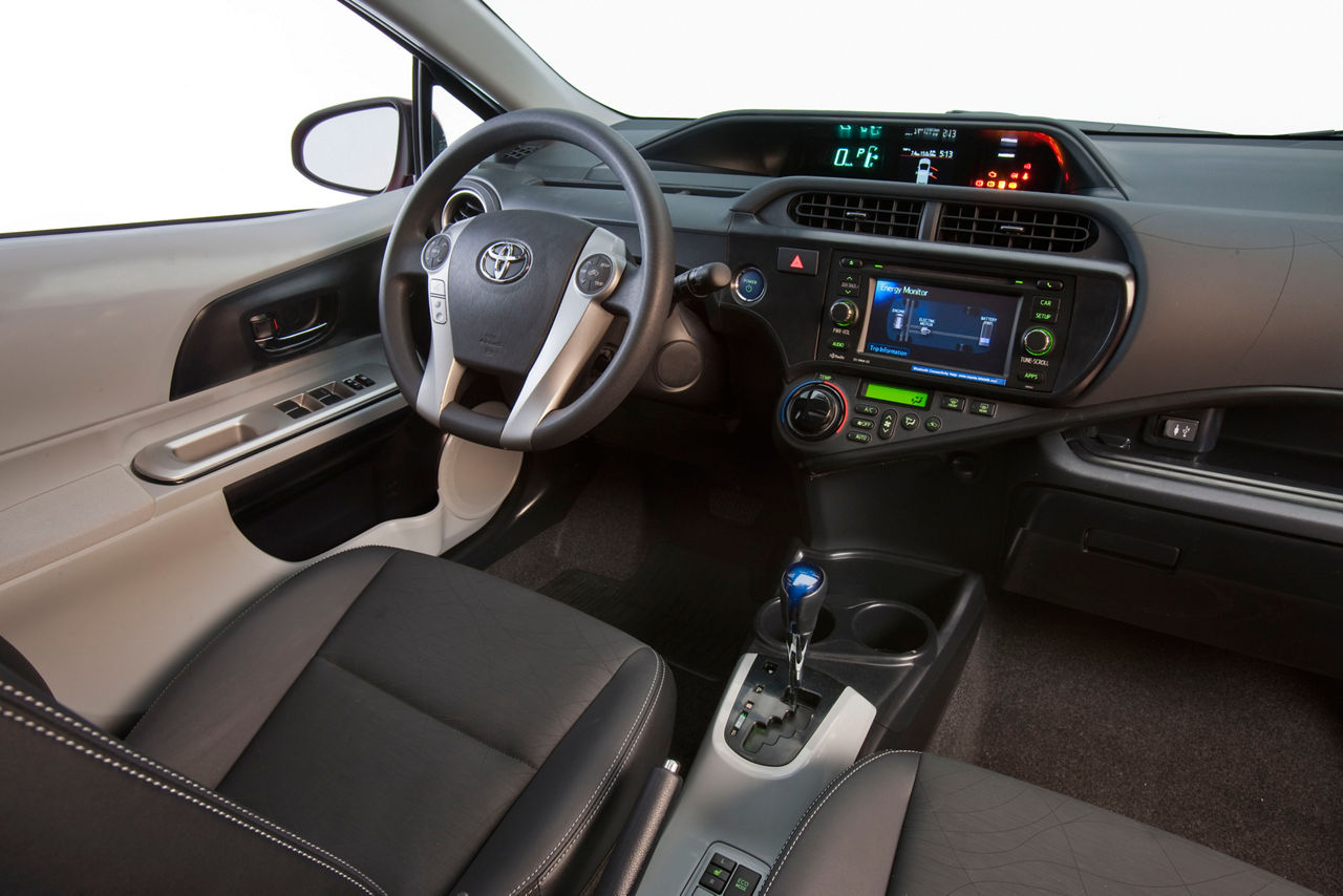 2012 toyota prius c 12