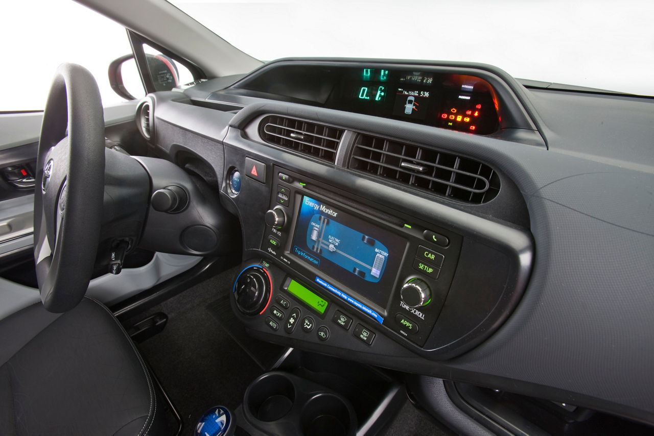 2012 toyota prius c 14