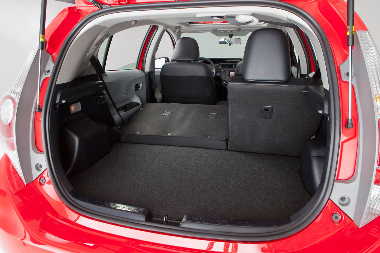 2012 toyota prius c 24