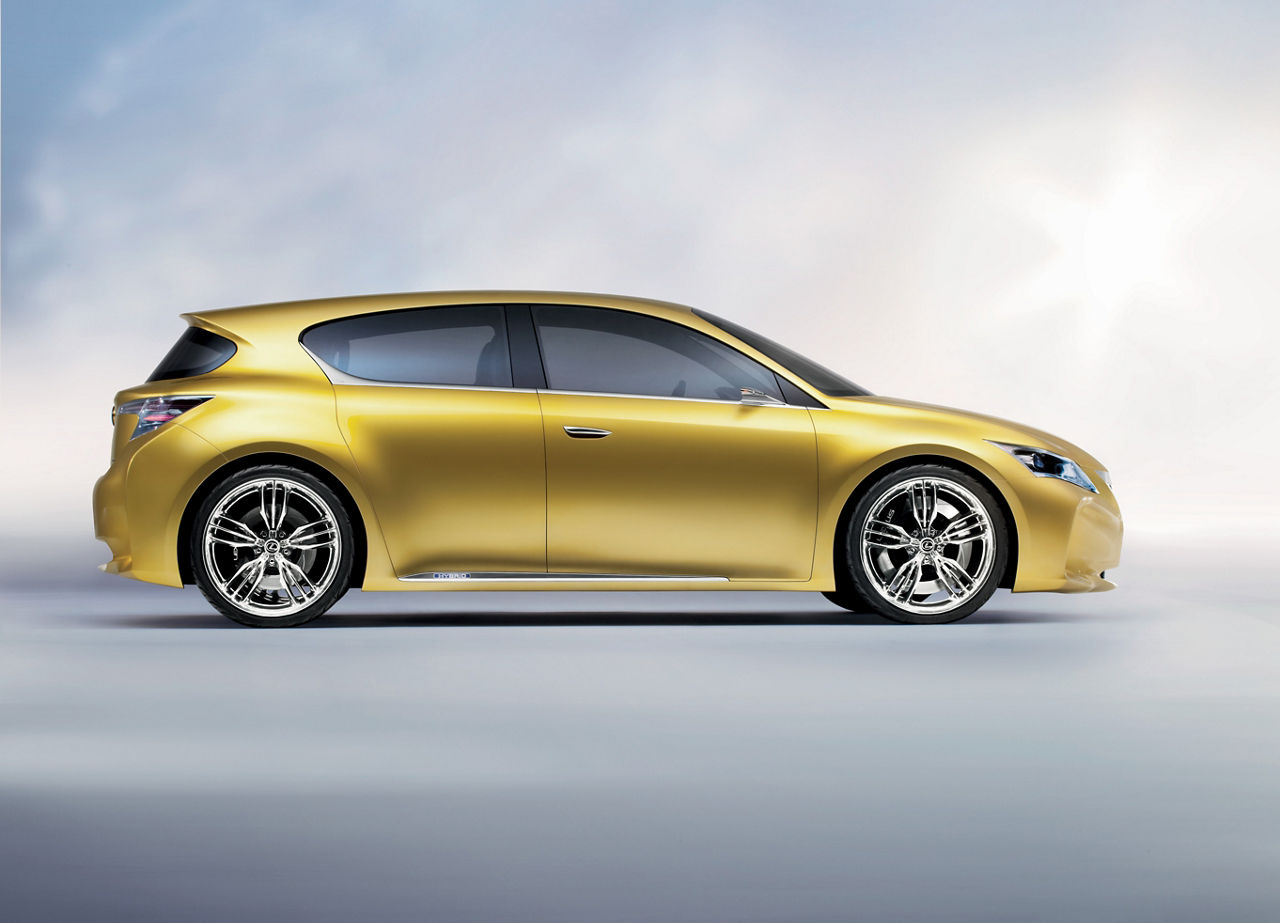 Lexus LF-Ch Concept 02