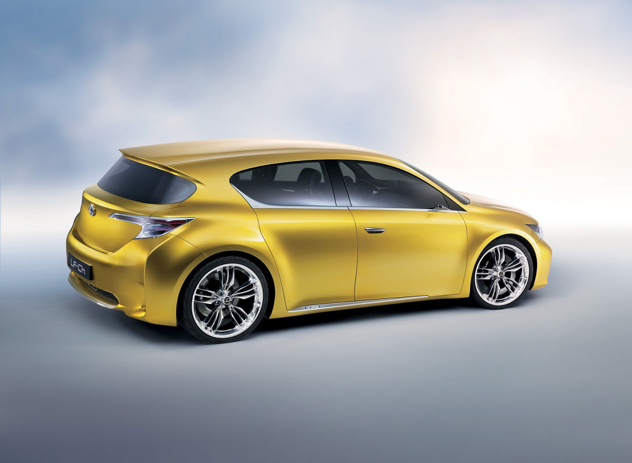 Lexus LF-Ch Concept 03