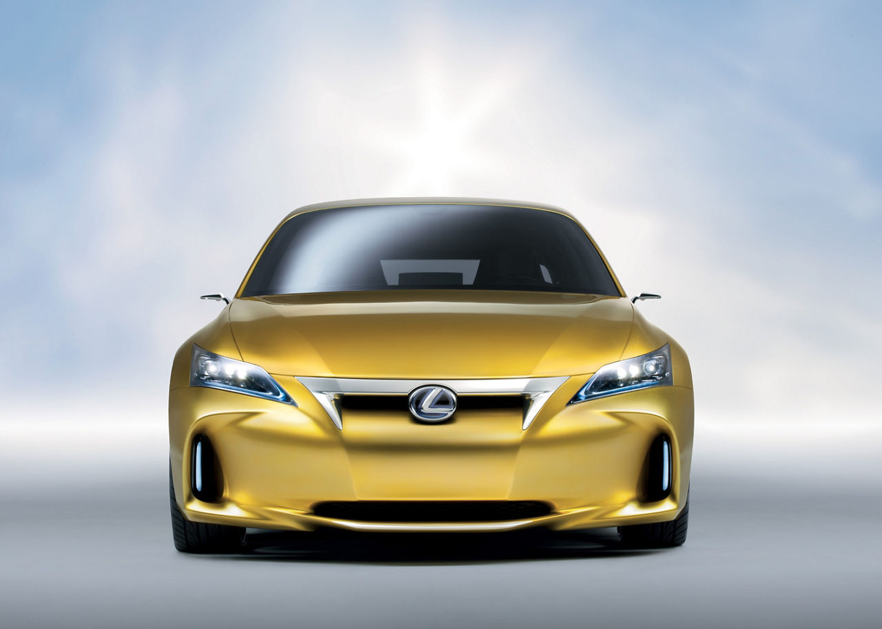 Lexus LF-Ch Concept 04