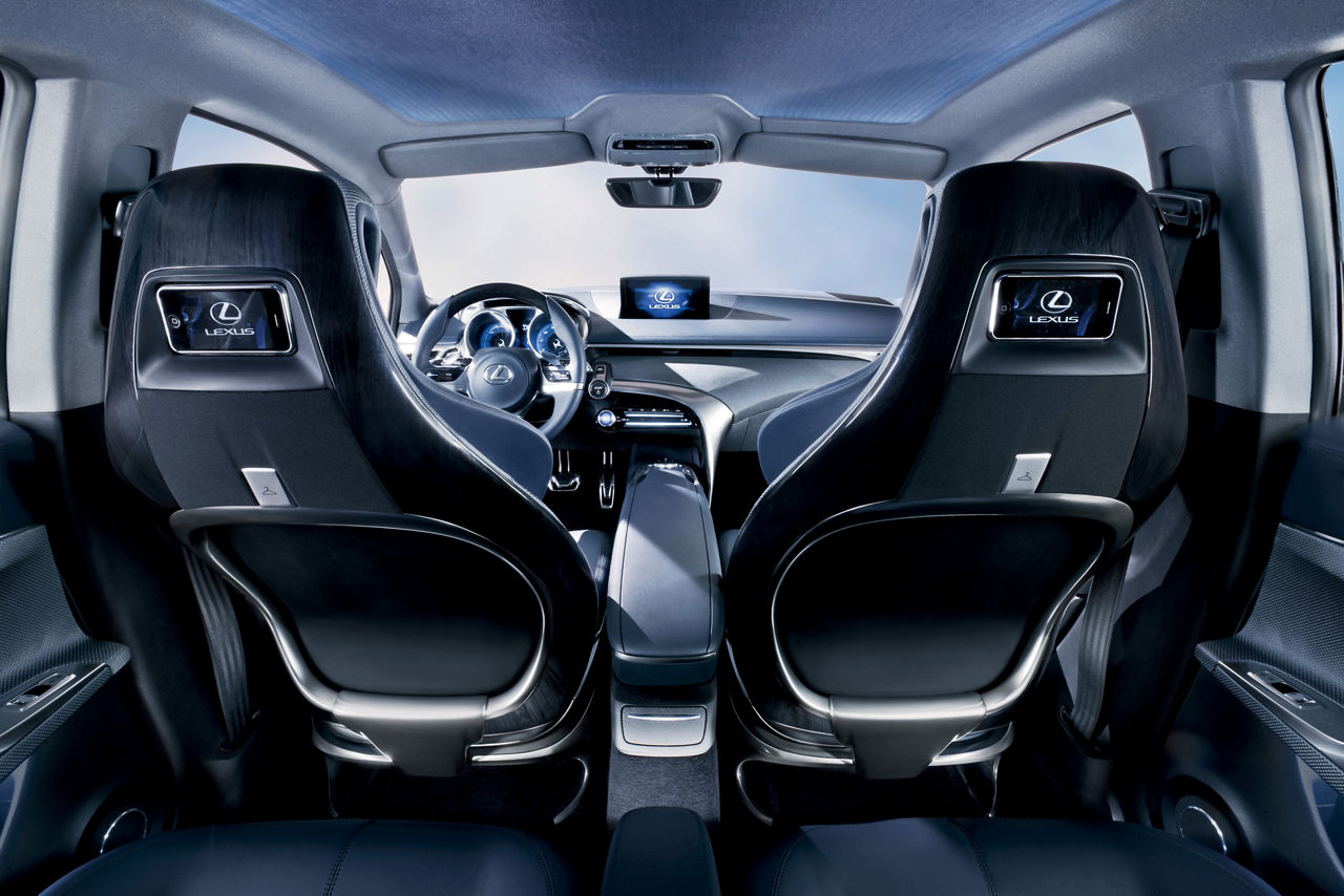 Lexus LF-Ch Concept 09