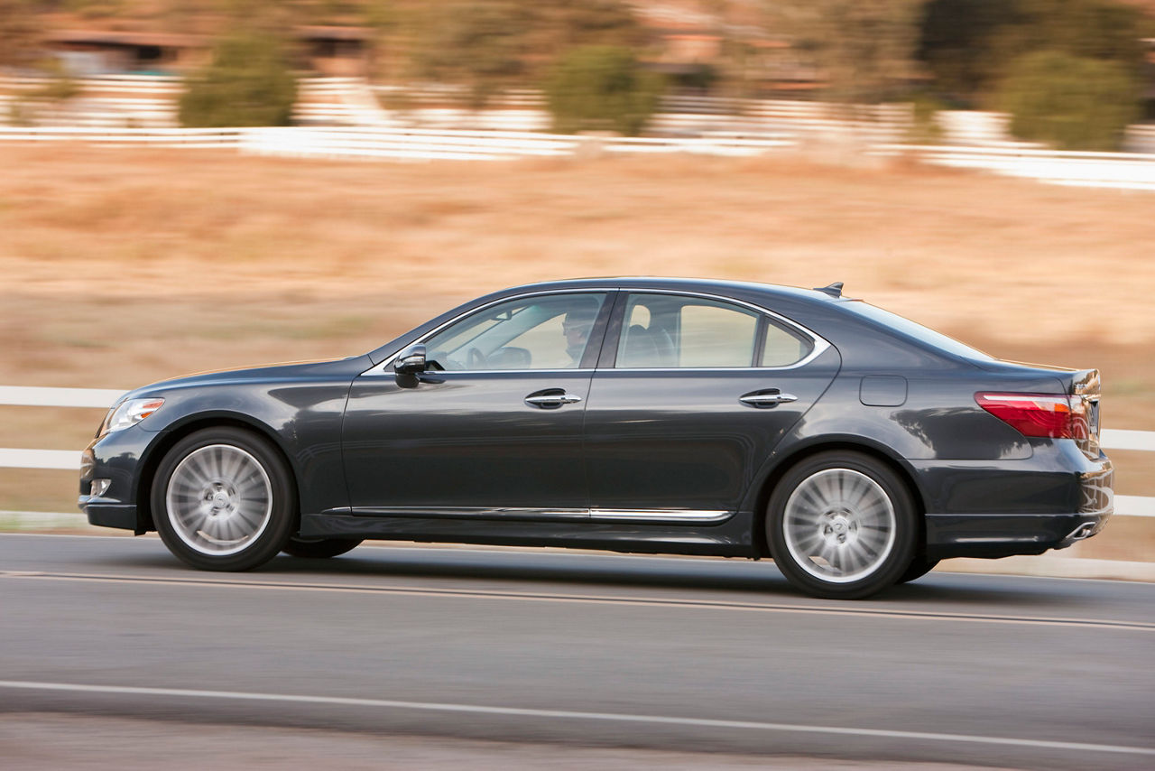 2010 Lexus LS 460 Sport 13