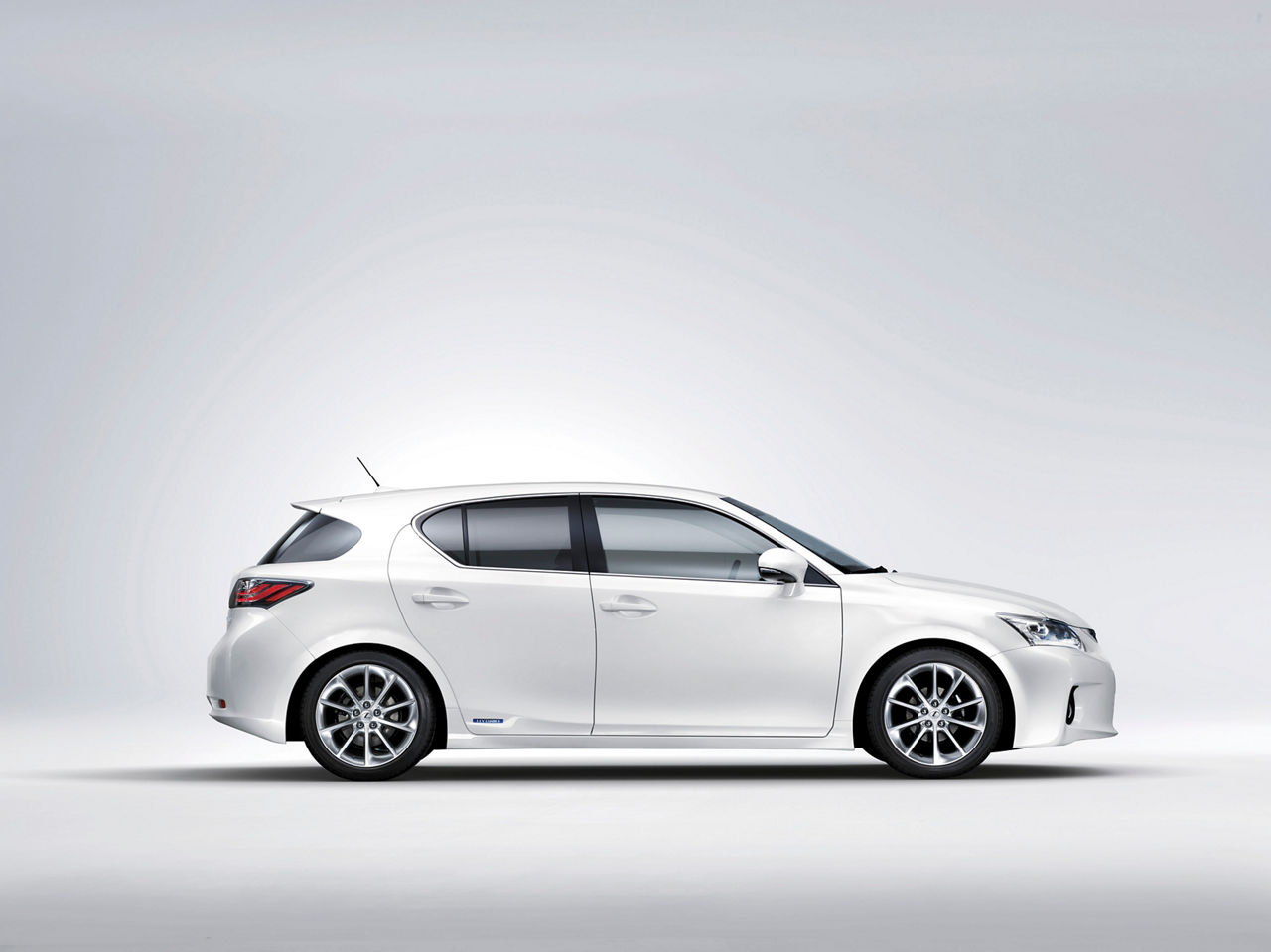 Lexus CT 200h EXT PR 03