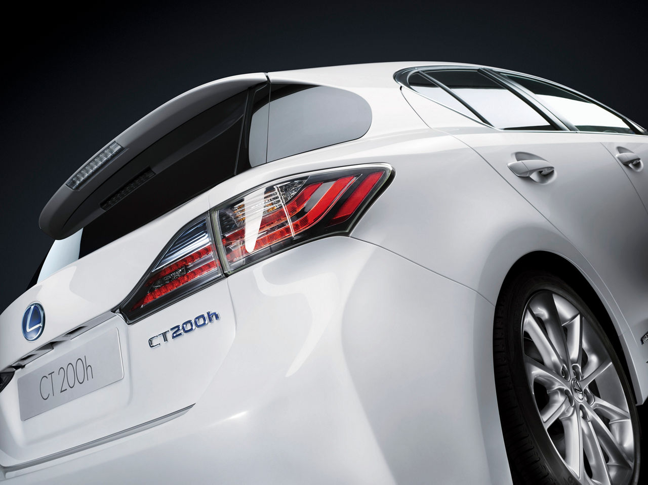 2011 Lexus CT200h 16